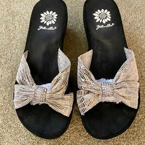 Yellow Box Women's Silver/Black Sandals with Bow Detail